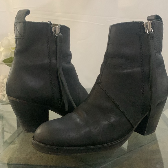 Acne Studios Black Ankle Pistol Boots - Picture 14 of 14